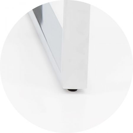 The parallel bars under the table are supported and fixed by soft rubber pads.